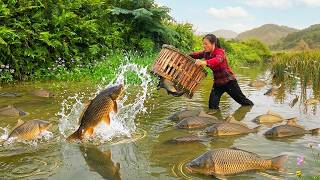 [TIMELAPSE] -- 2785 Days Using Traditional Primitive Tools To Catch Fish In Wild Swamp