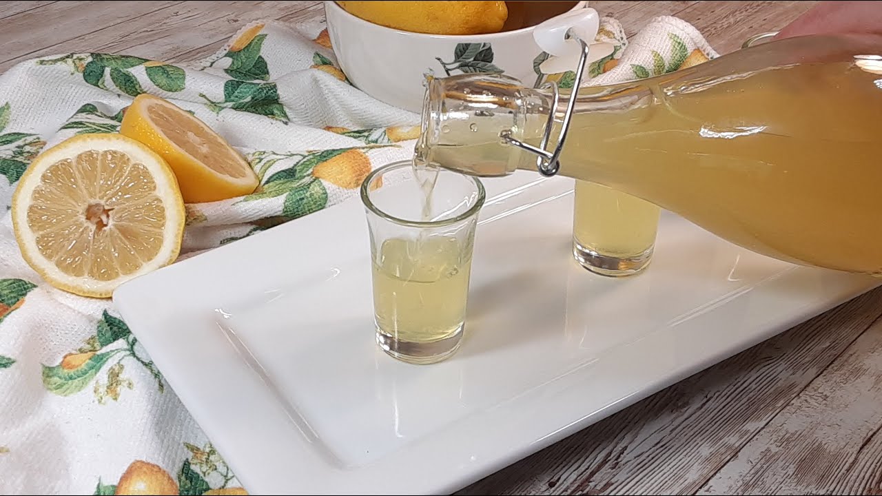 Limoncello (Lemon-flavored liqueur) - Italian recipes by