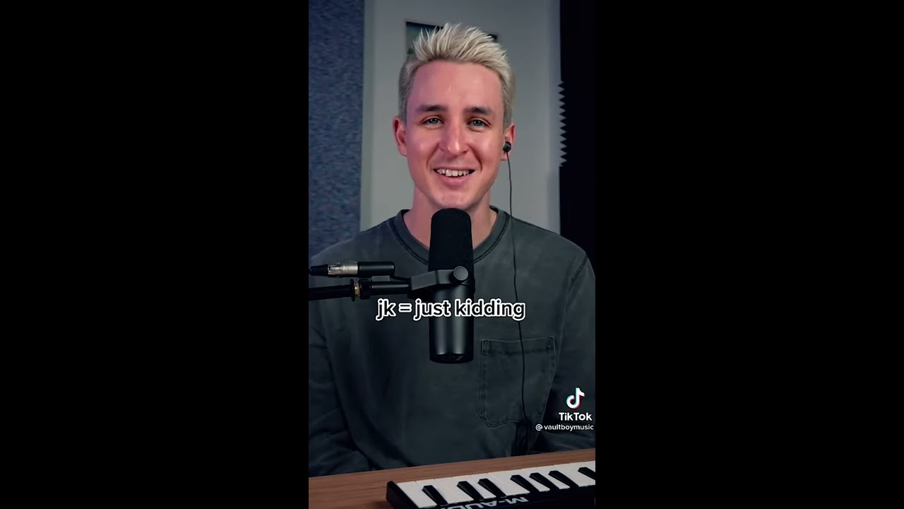 Ver everything sucks, just kidding... should i finish this song?? en YouTube Ver everything sucks, just kidding... should i finish this song?? en YouTube