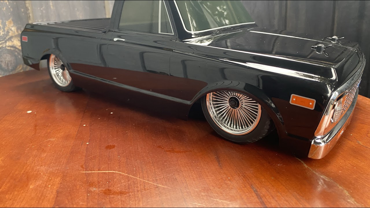 Nashville Street car takeover small tire around four