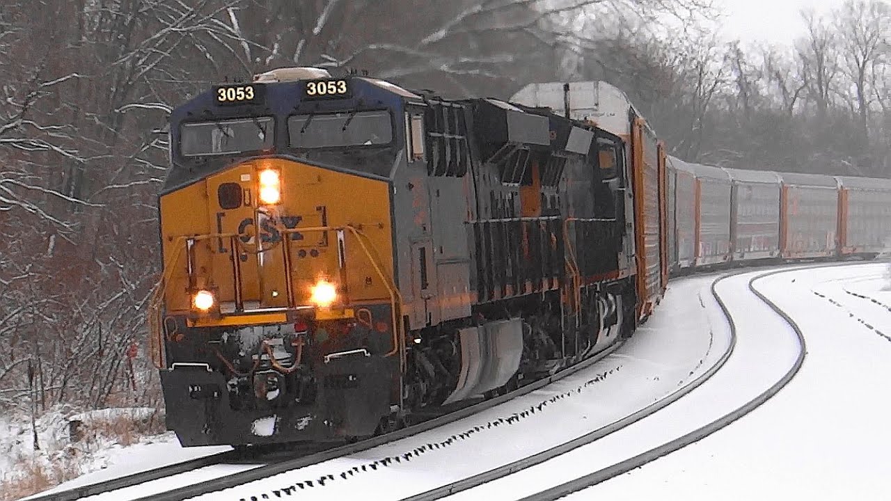 CSX Autorack Train Pulls Thru a White Shenandoah Junction - YouTube