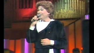 Video thumbnail of "Nina Spirova -  Kaži zašto me ostavi (Lisinski 1984 )"