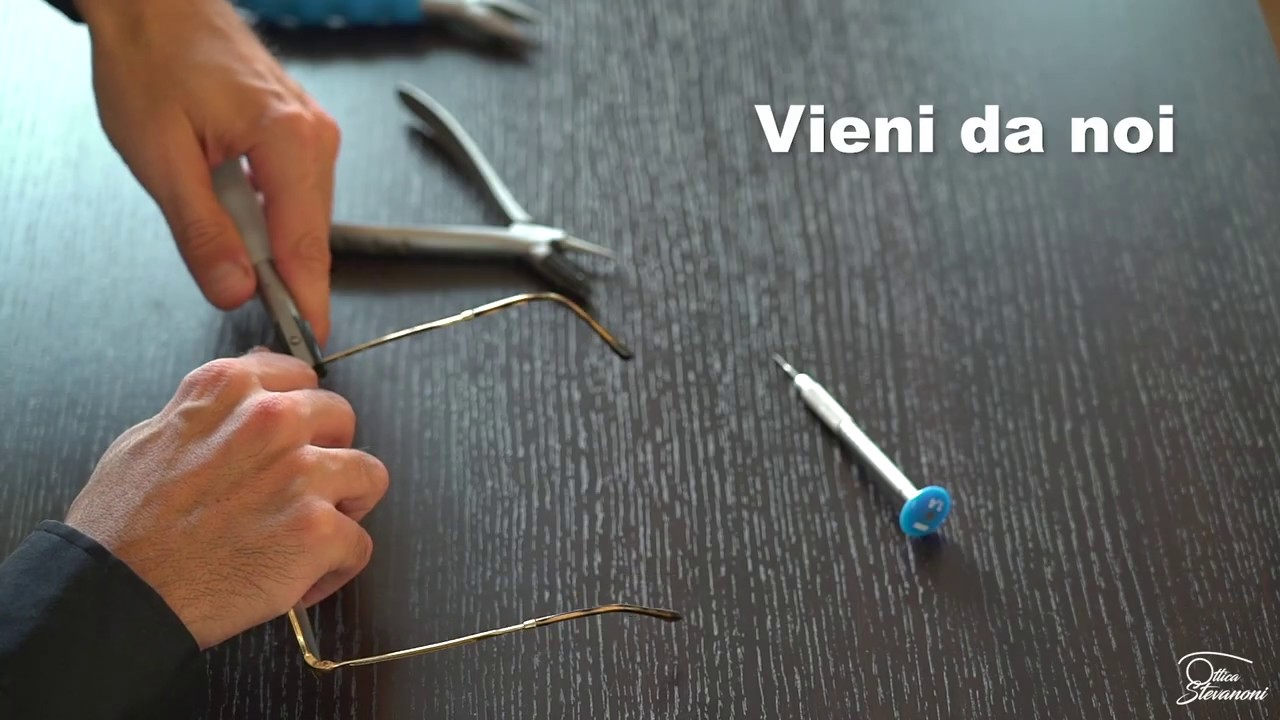 COME AGGIUSTARE L'OCCHIALE - YouTube