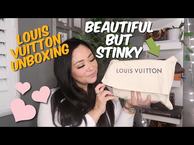 Louis Vuitton unboxing - Logomania scarf 