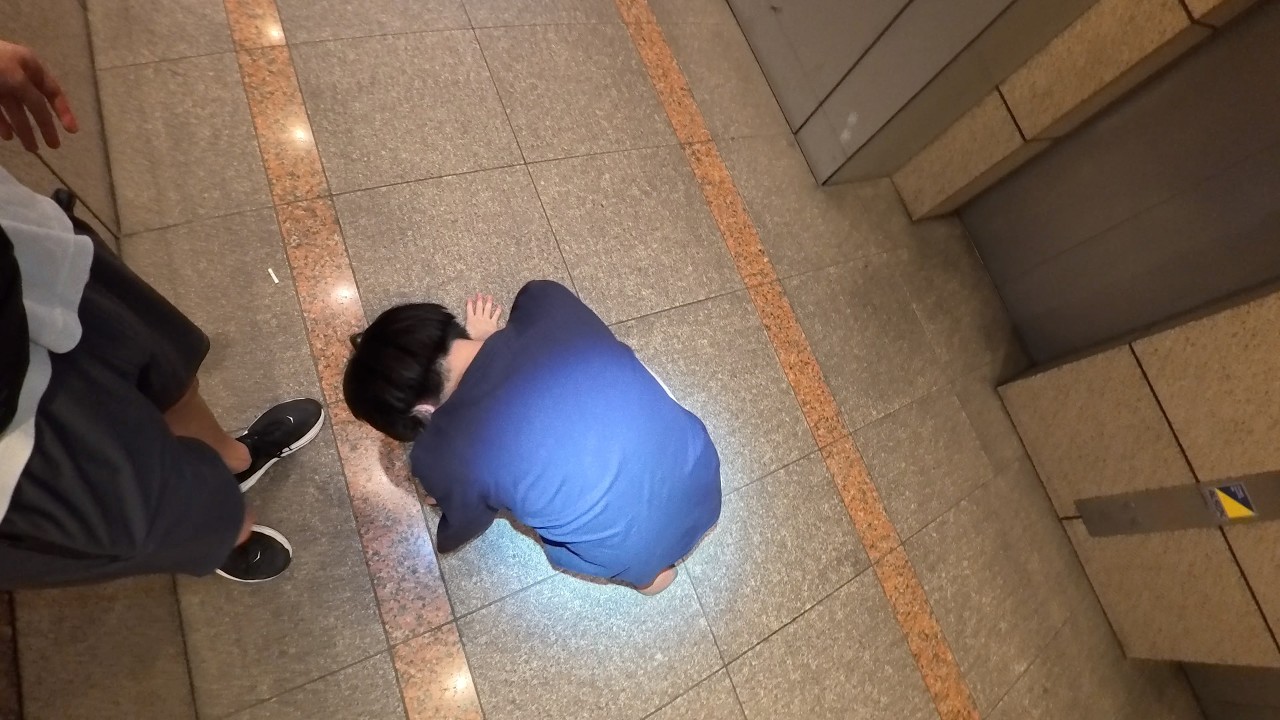 【両足靴ダブル大号泣】「お父さん!」「最初の2週間は片方だけでした」走って逃げ、泣き喚き許しを乞う疑いがある男 ドキュメンタリー スーパードミネーターリキ 日本のリアル 注意喚起 気をつけてください