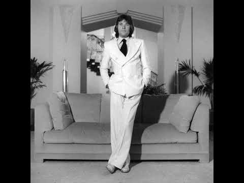 Robert Lamm Cuts Off Interviewer After The Most Awkward Interview I've Ever Heard