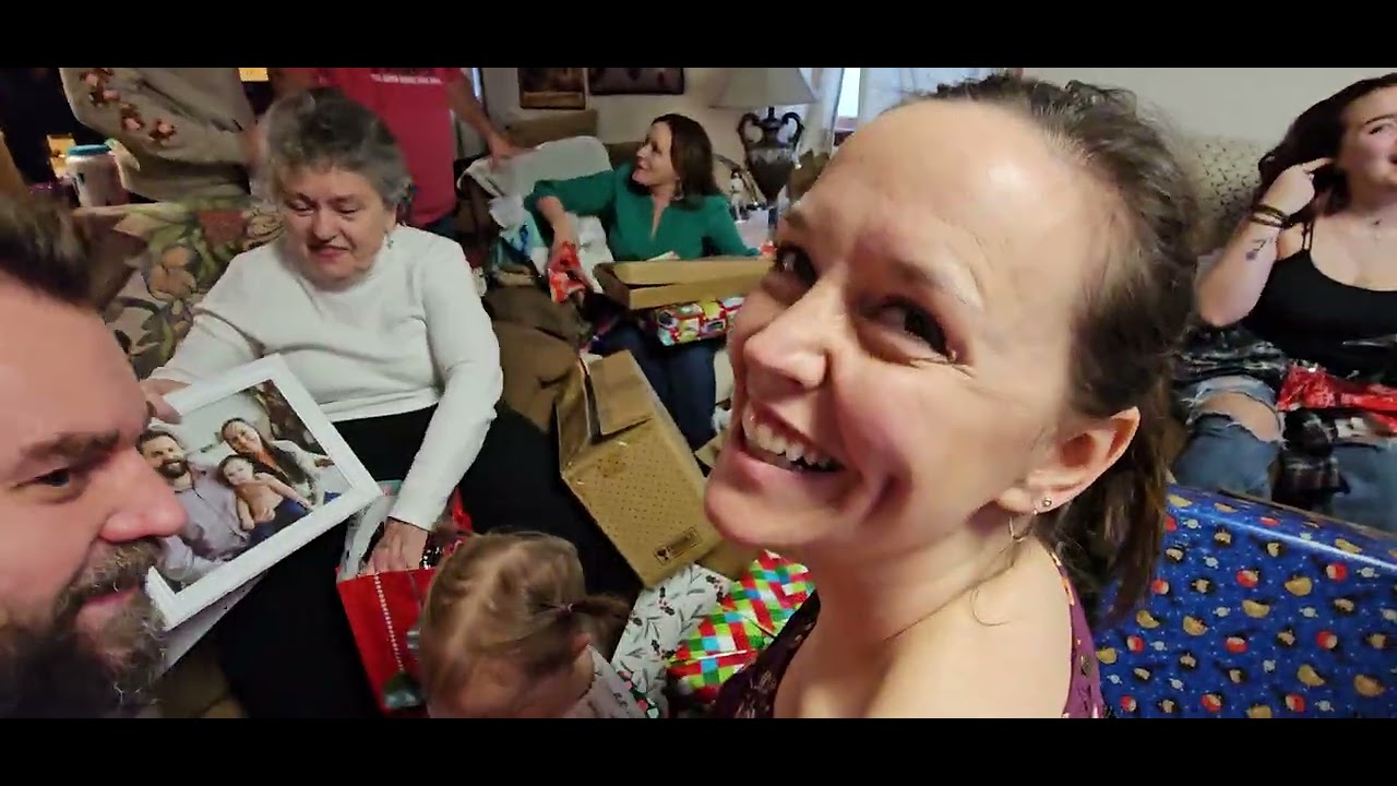 2023 Mitchell Family Christmas - Entering the house
