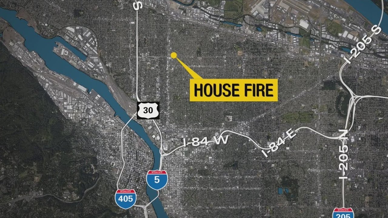 Crews battle house fire in NE Portland - YouTube