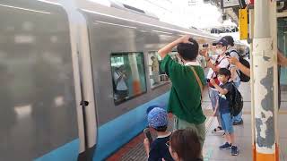 E653系カツK71編成(水色・フレッシュひたちカラー)横浜駅MH(ミュージックホン)鳴らしながら発車
