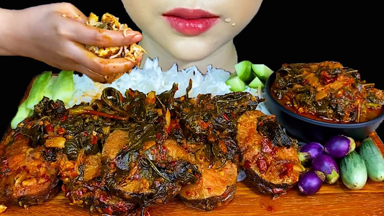 EATING SPICY FISH CURY||FRIED FISH WITH ROSELLE LEAVES CURRY & RICE ...