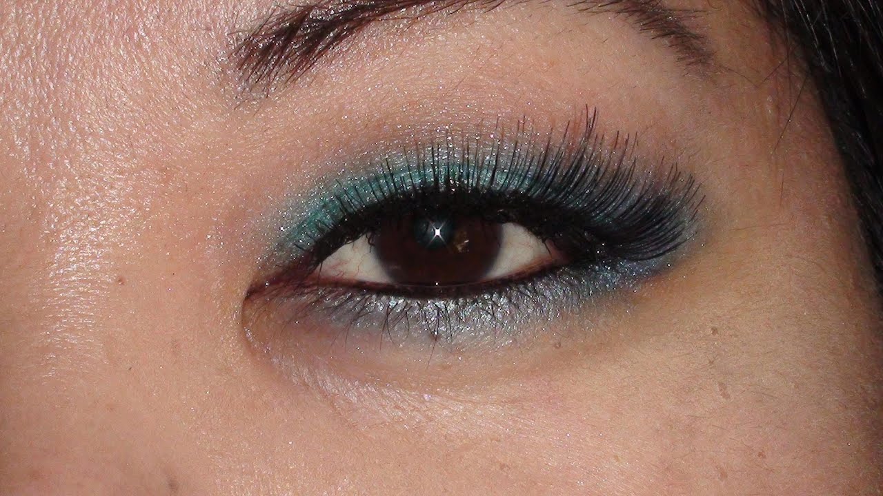 Blue Smokey Eyes Using Wet n Wild Fergie Maldives Sky