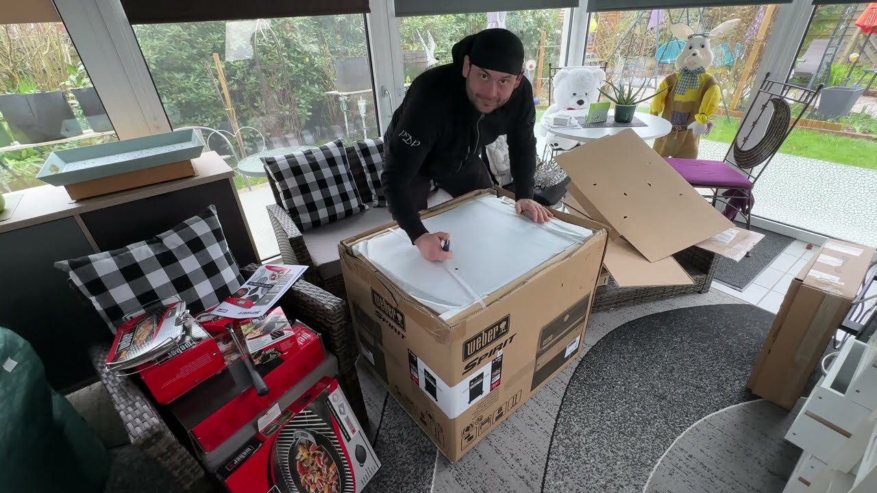 Weber Spirit E-325S GBS Gas Barbecue grill with sear zone Overview, Unboxing and instructions