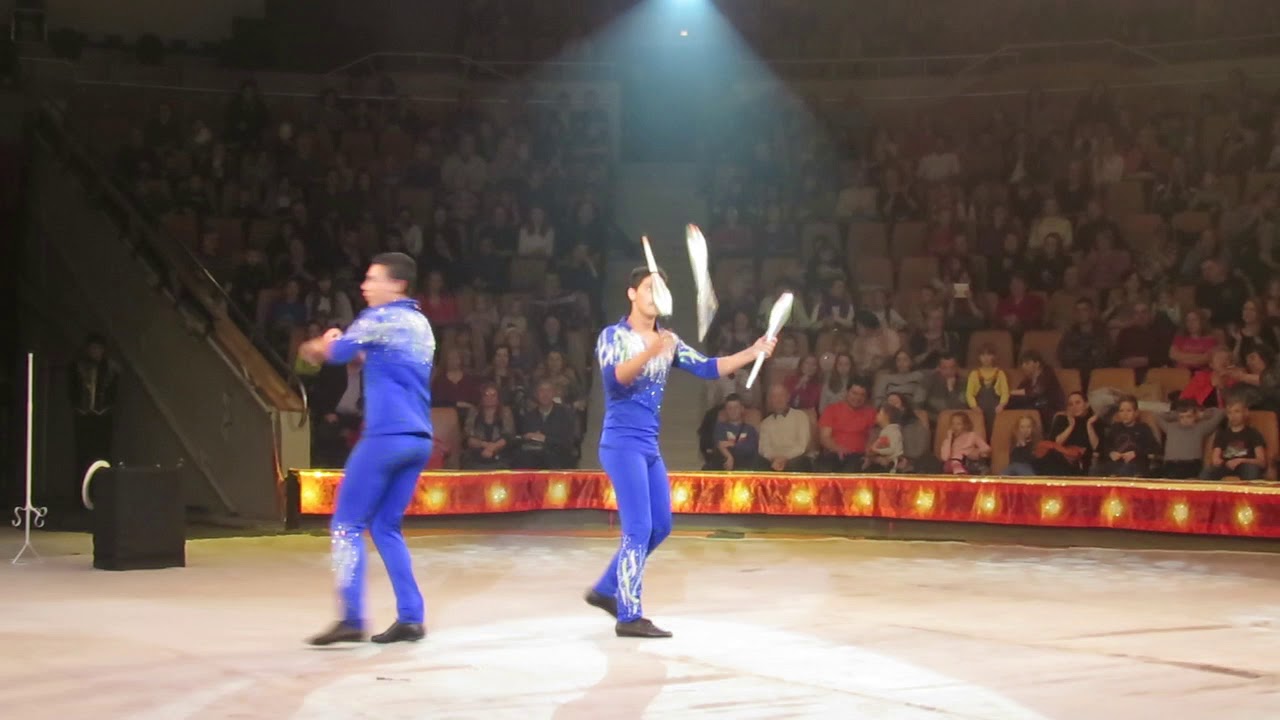 REYES Brothers — Jugglers