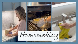Everyday Homemaking | Clean & Cook With Me!