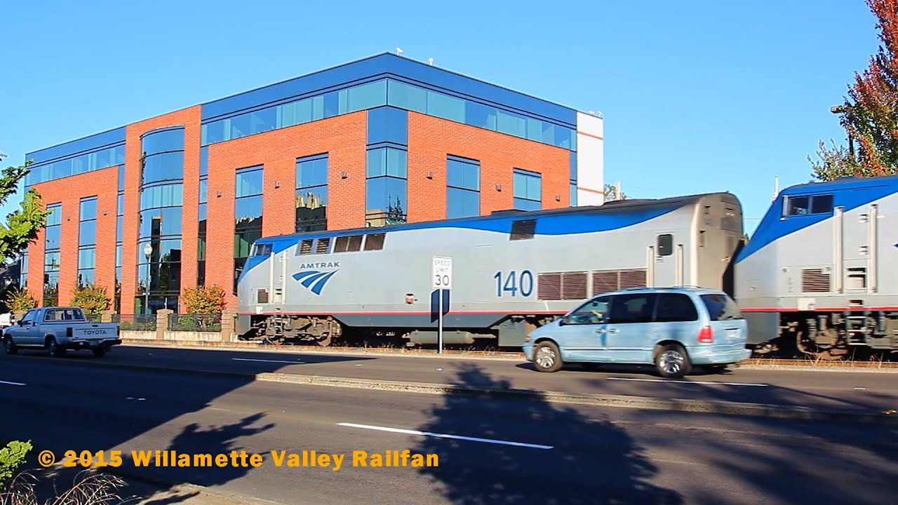 12th Street: Railfanning downtown Salem on a fall Sunday