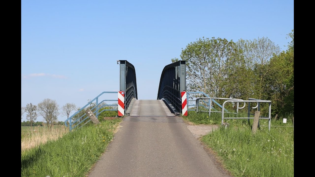 Deutschlands Schmalste Autobr cke Die Amdorfer Br cke In Ostfriesland deutschlands-schmalste-autobr-cke-die-amdorfer-br-cke-in-ostfriesland