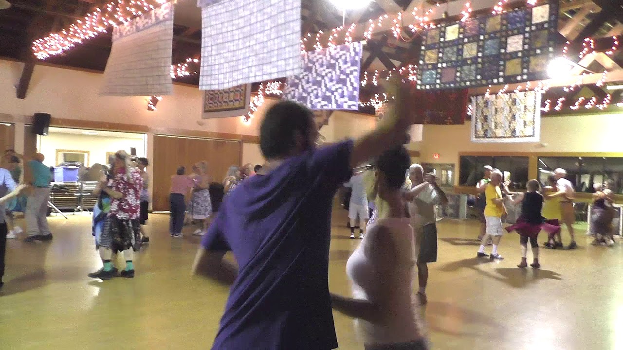 B6 - 22nd River Rendezvous. Wonderful waltz at the break by Hotpoint Stringband