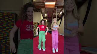 Dossi 🤍🤪 #zarajeans #highrise #sisters #sofiedossi #colorful