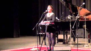 Julia Easterlin 2