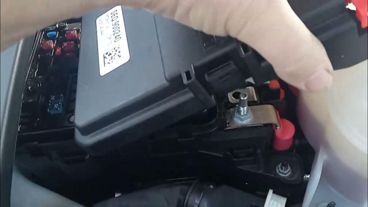 Jeep grand cherokee fuse box and obd2 computer scanner port locations
