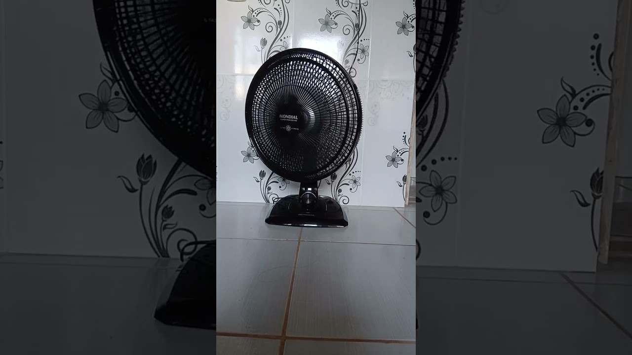 Muito legal esses ventiladores um grande e um colorido e completo numa dupla perfeita de ventiladore