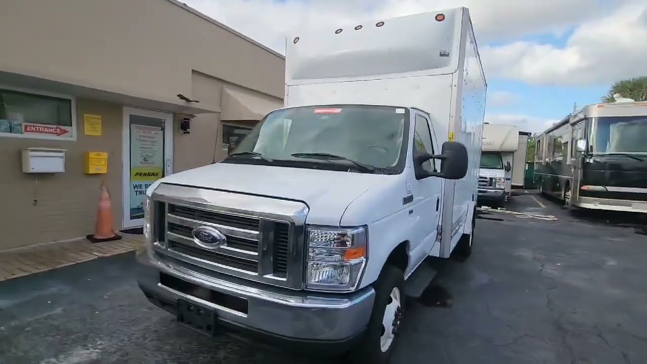 2018 Ford E-350  Work Box Truck w/Lift gate