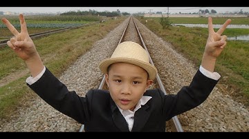 Tôi lớn lên mang theo, những ám ảnh tuổi thơ