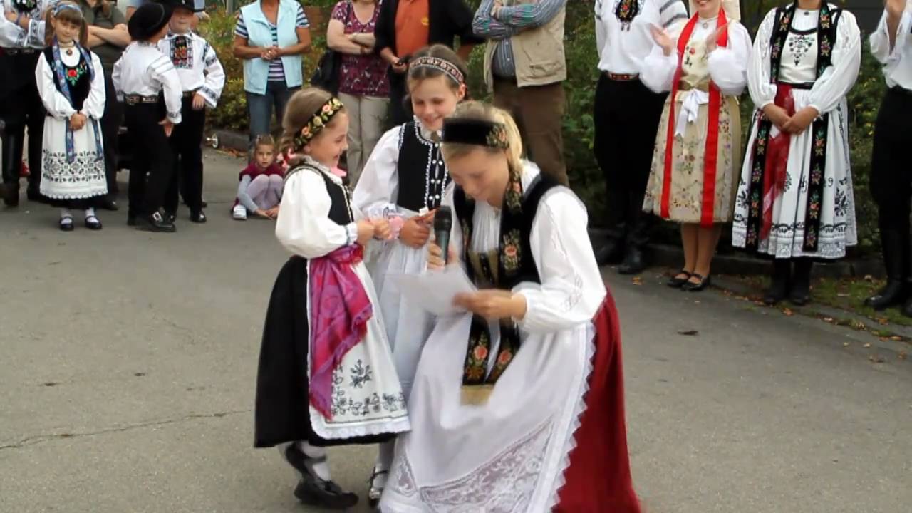 Trachtenschau beim RTI-Fest Teil 1