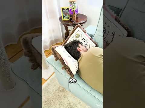 IL Mostruoso Libro Dei Mostri Esiste Davvero!😨 thumbnail