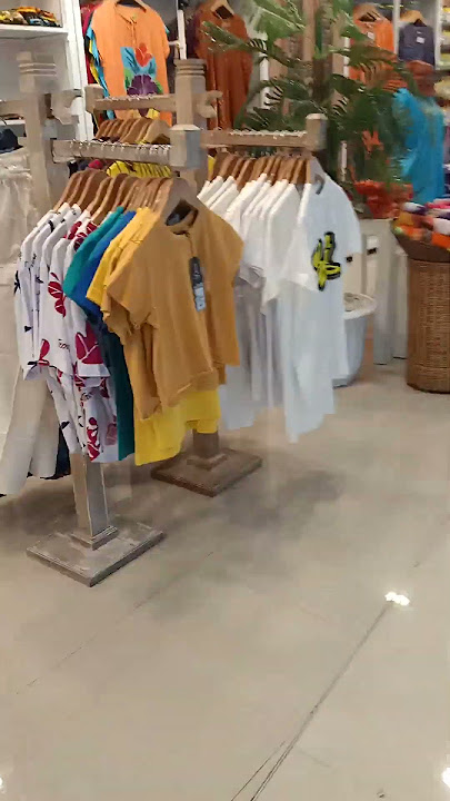 Belikan adek fahri baju, dibandara Denpasar bali