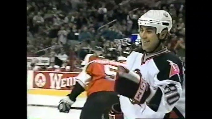 TSN Archives: Joe Sakic is sneaky good (Jan. 14, 2002)