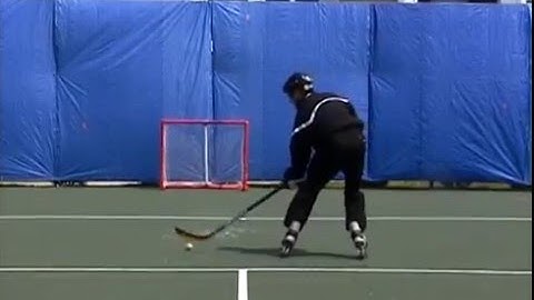 Smarthockey 9.9 Wrist Shot - skating with puck shooting high