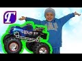 Распаковка Монстр Грузовик Игрушка– Огромный и Крутой Maxim Unboxing Monster Truck and Playing vlog