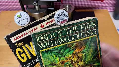 How to make custom Jumbo Paper Clip Bookmark Buttons with a button maker from ABM