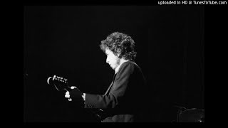 Bob Dylan live,   It&#39;s Alright Ma ( I&#39;m Only Bleeding ) Philadelphia,  1974