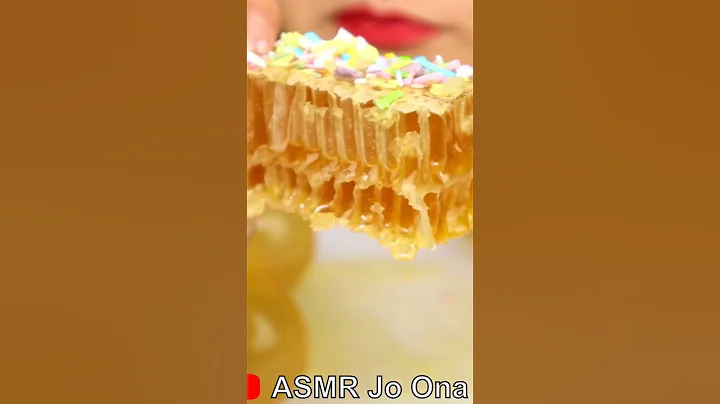 ASMR RAW HONEYCOMB #asmr #mukbang #eating
