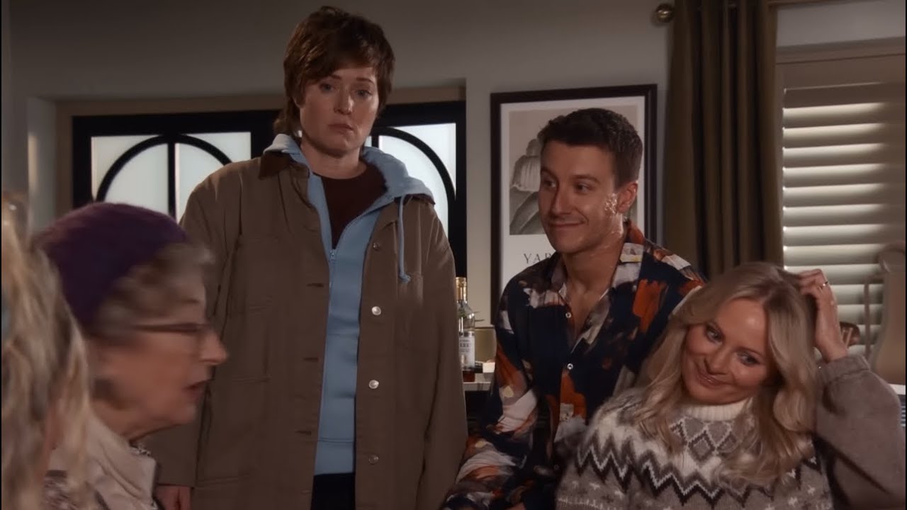 Coronation Street - Evelyn Says Carla Ain't Lesbian (25th December 2025) -  YouTube