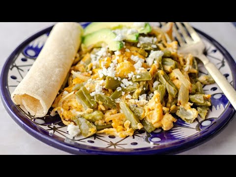 Nopales con Huevo- Easy Mexican Breakfast