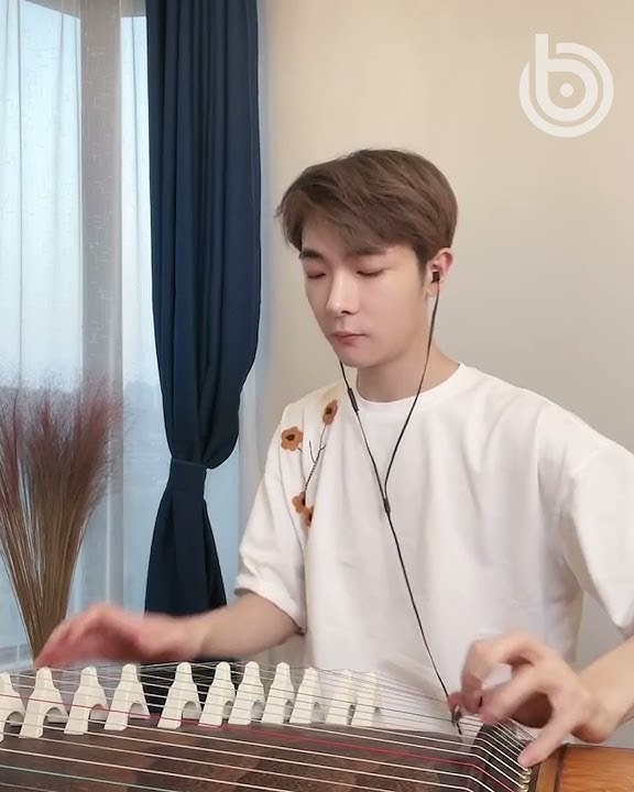 PETIKAN MERDU DI ATAS GUZHENG | ALAT MUSIK TRADISIONAL CHINA