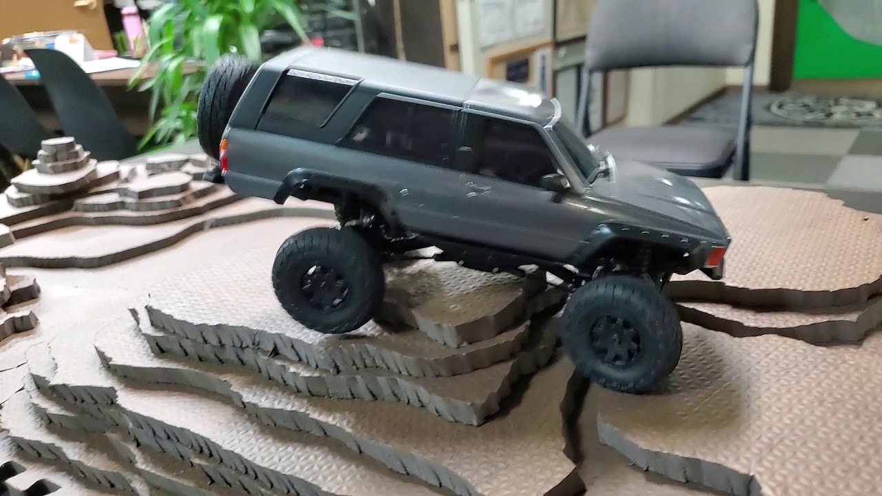 LittleCraft ミニコース ミニッツ４ｘ４ トヨタ 4ランナー(ハイラックスサーフ)