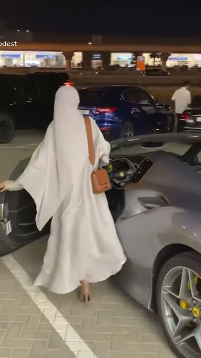 cewek cantik baju putih naik Ferrari Mede pesawat 🤩 short