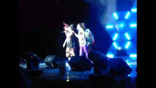 [Fan cam]2NE1 -I'm the Best - VietNam 20111119