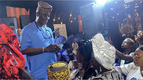 K1 DE ULTIMATE SPRAYED BUNDLES OF MONEY ON AREWA ON HIS STAGE AT HER 60TH BIRTHDAY PARTY