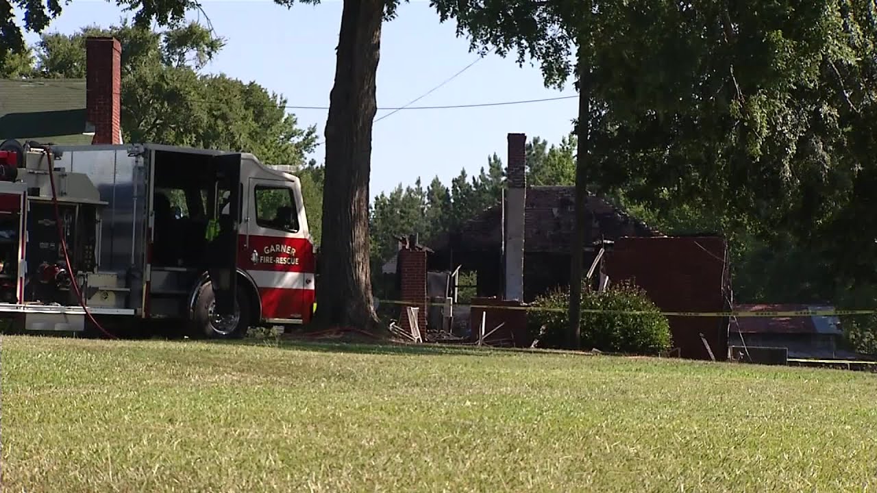 Investigation underway after man killed in house fire - YouTube