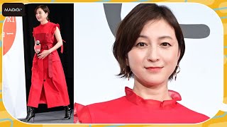 広末涼子、スリットワンピで美脚ちら見せ　ワンピ×ブーツで大人可愛く