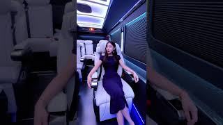 Hongqi Guoyue 7-Seater Luxury Minibus