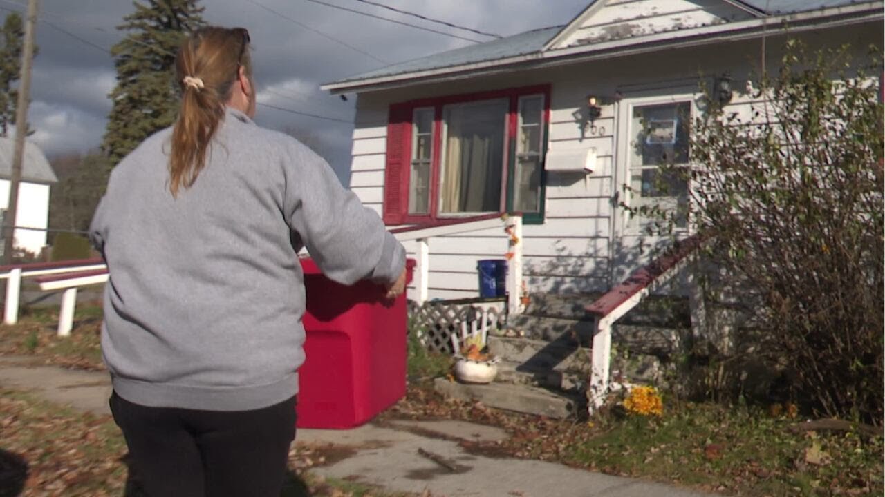 Dined or delivered, volunteers help with Thanksgiving meals in O’burg area