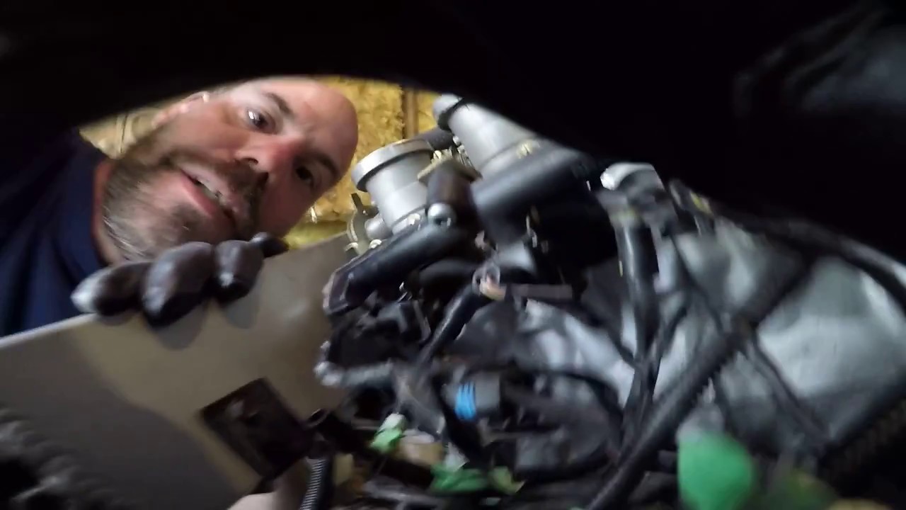 Operation motorcycle doctor TT600 IACV (Idle air control valve ). 4