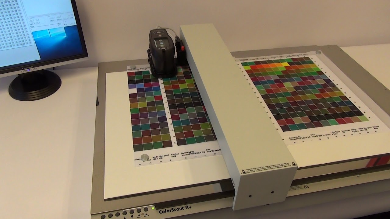 ColorScout A+ - Ci64 - Positioning with cross laser pointer and measurement
