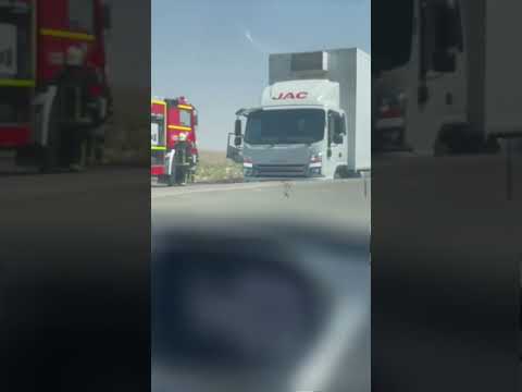 در جاده ساوه به اراک یک لان چر رو ز دند